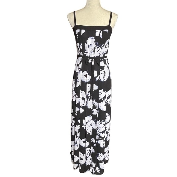 White House Black Market Women’s Floral Pleated Maxi Dress Size 4 Black White - Picture 4 of 11